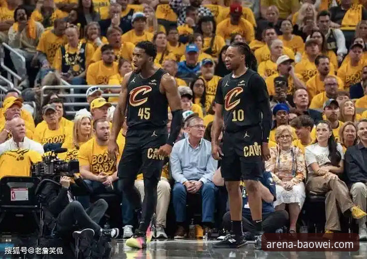 米切尔42分力挽狂澜，骑士险胜魔术赛事深度解析